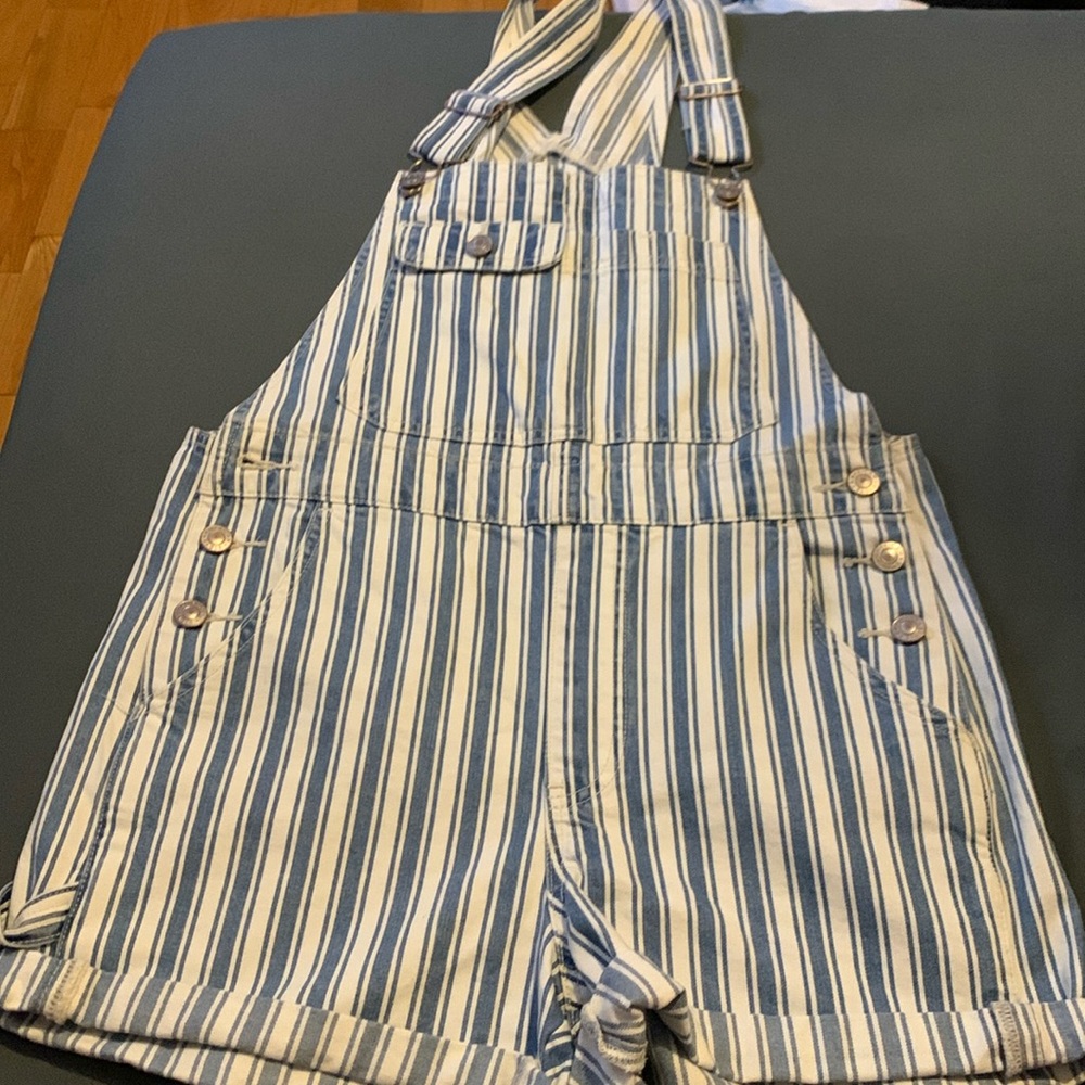 Stripped overalls shorts